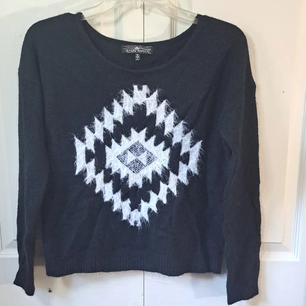 Almost Famous Aztec print sweater - black & white - crop - M